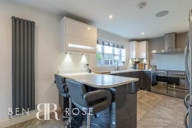 Kitchen/Breakfast/family Room