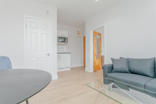 Cheniston Gardens (3).jpg