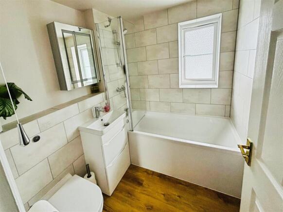 Bathroom.jpg