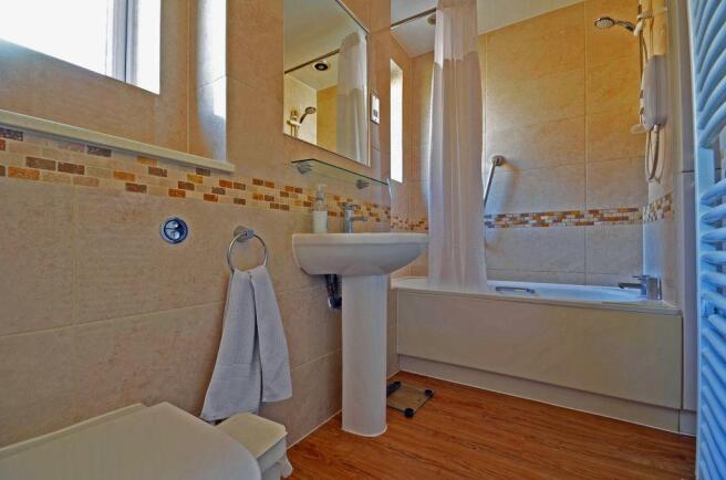 Bathroom (Family Bathroom)