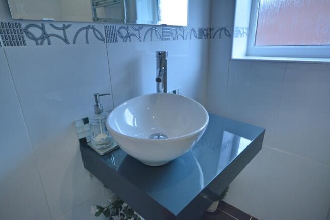 7 Leighton close sink.jpeg