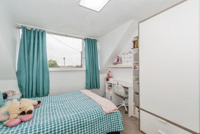 5 bed Semi-Detached for sale Image 8