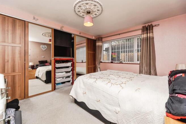 3 bed Detached Bungalow for sale Image 5