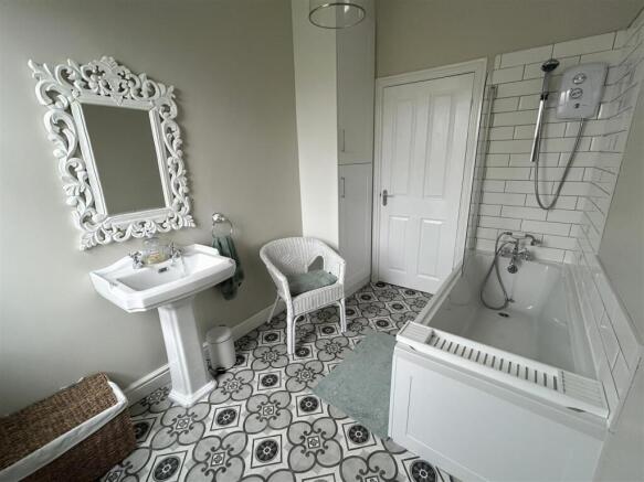 2 bed Terraced for sale Image 6