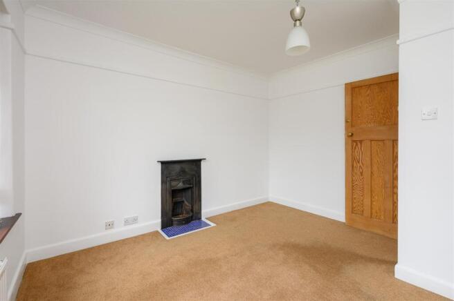 3 bed Semi-Detached for sale Image 6