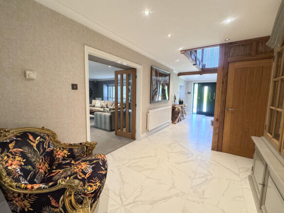 STUNNING BARN CONVERSION WITH NO ONWARD CHAIN - Fairfield Road, Poulton-Le-Fylde photo 4