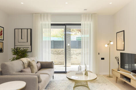 Mapesbury Gardens, Brondesbury, London, London, NW6