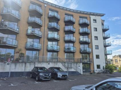 Flat 5, The Eye, Barrier Road, Chatham ME4 4SD