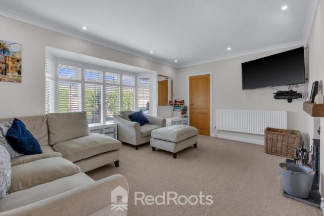 4 bed Detached for sale Image 12