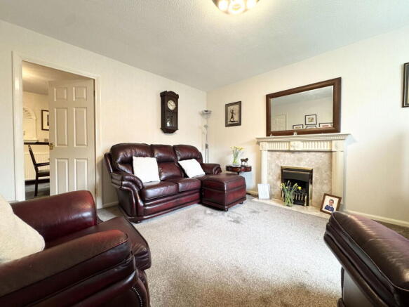 4 bed Detached for sale Image 9