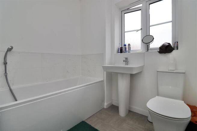 3 bed Semi-Detached for sale Image 12