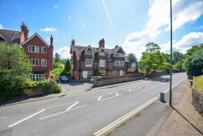 4 Flat 3, 93 Rectory Place, Portsmouth Road, Guildford GU2 4DG