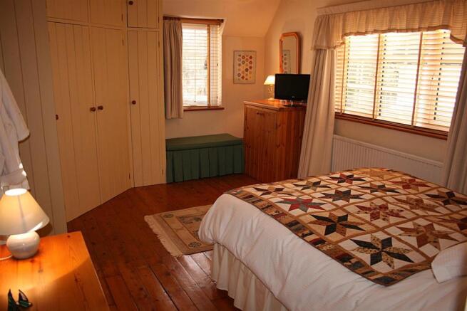 bedroom1.JPG