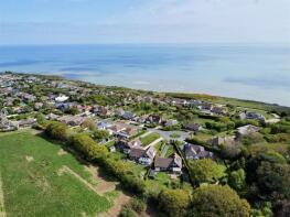 Alderley, Fyrsway, Hastings TN35 4BG