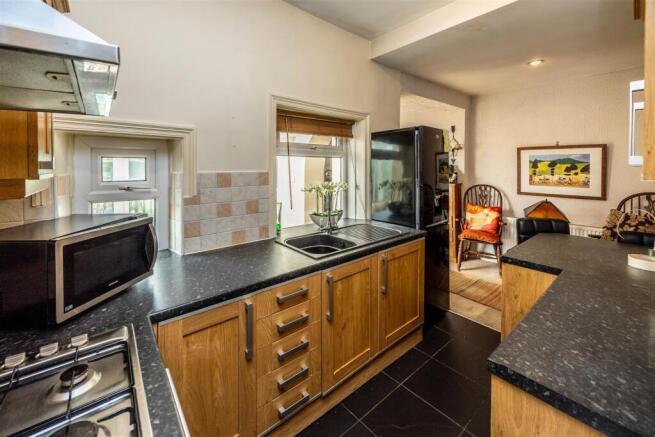 3 bed House for sale Image 7
