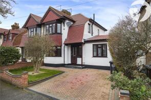 8, Fairway Drive, Dartford DA2 6AR