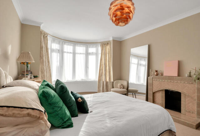 Bedroom 5/Living Room