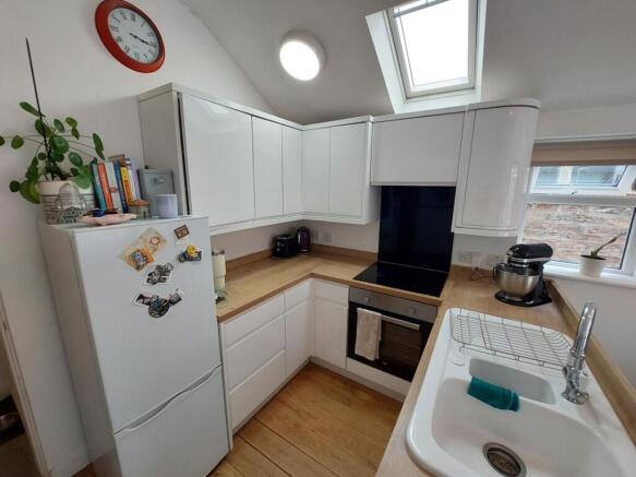 2 bed Ground Flat to rent Image 5