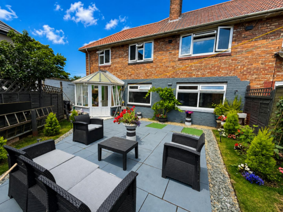 4 bed Semi-Detached for sale Image 2