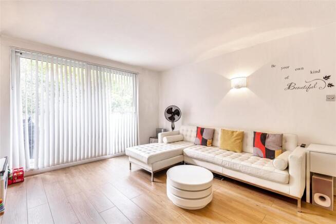 Lounge/Kitchen