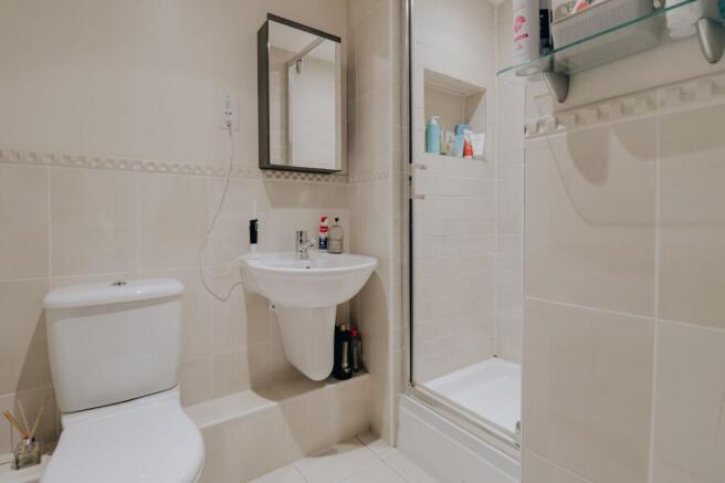En-suite bathroom