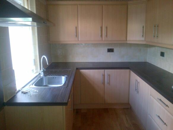 3 bed Semi-Detached to rent Image 3