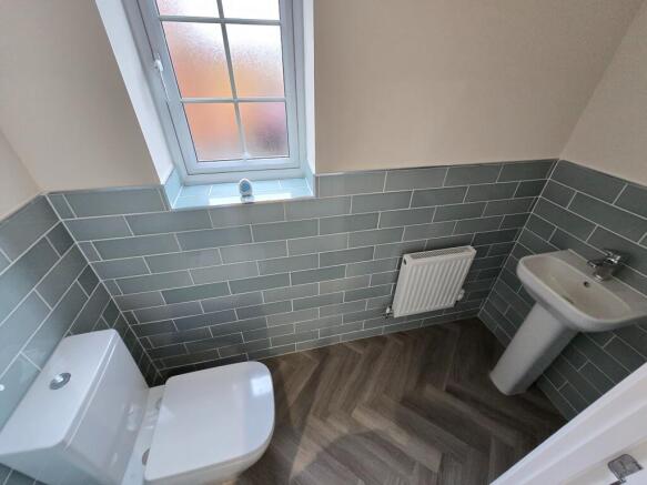 4 bed Detached to rent Image 12