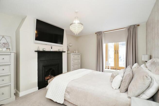 9 bed Detached for sale Image 10