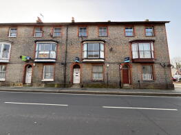 Flat 1, 122, St James Street, Newport PO30 5HE