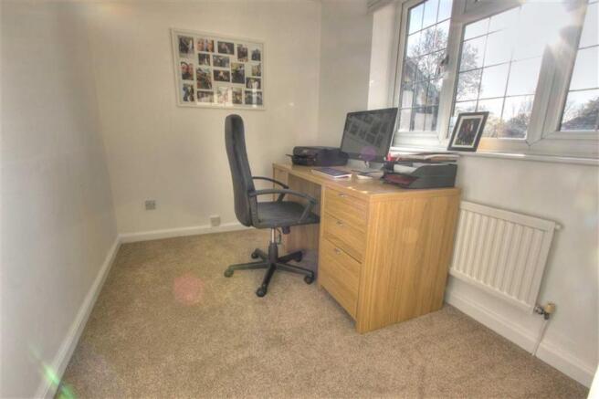 Bedroom 5: