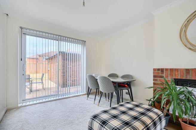 Lounge/Dining Room