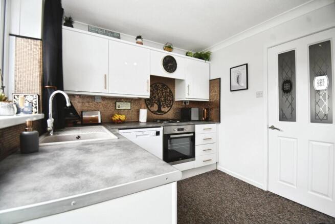 2 bed Semi-Detached for sale Image 7