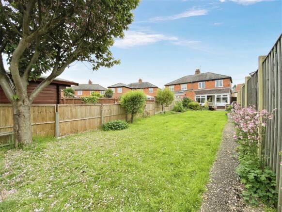 Rear Garden/ Aspect 122