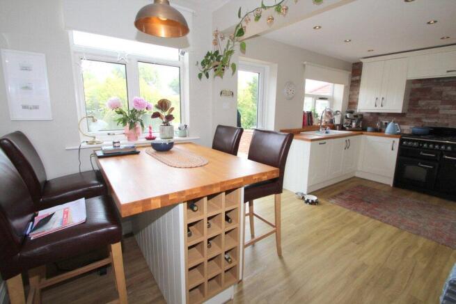 Breakfasting Kitchen