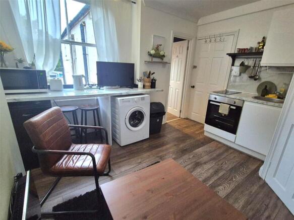 Lounge/Kitchen Area