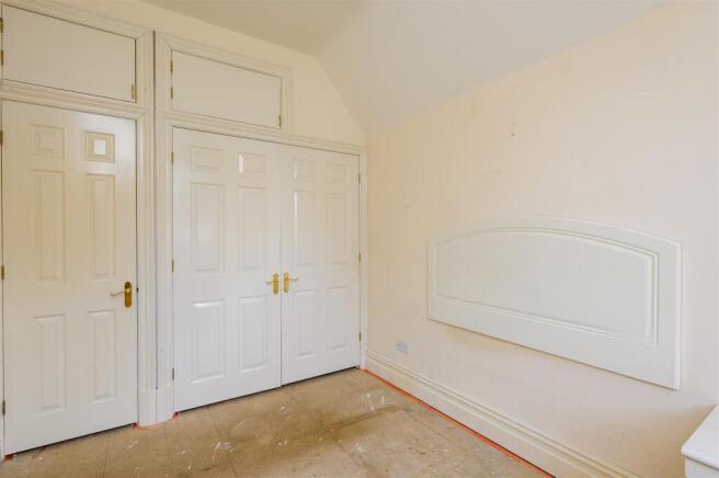 3 bed Terraced for sale Image 11