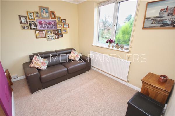 Sitting Room / Third