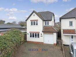 Maybank, Wash Road, Hutton CM13 1BZ