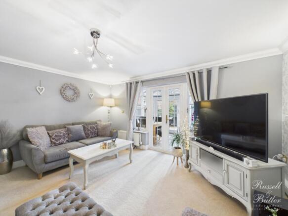 CAM01995G0-PR0394-STILL021