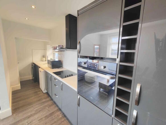 2 bed Terraced for sale Image 8