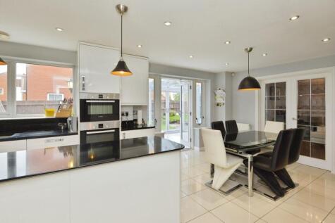 Southwold Crescent, Broughton, Milton Keynes, Buckinghamshire, MK10