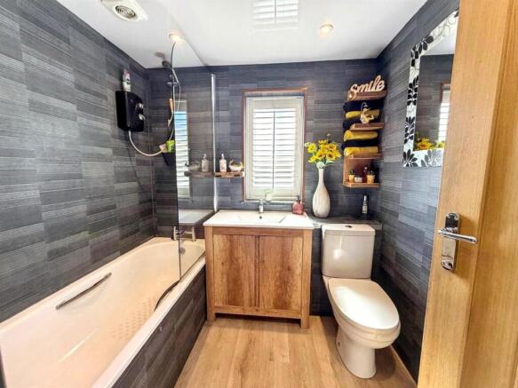 3 bed Detached for sale Image 5
