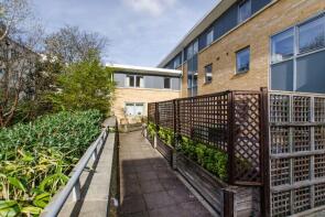 Flat 6, 288 Wallace Court, Balham High Road, London SW17 7AT