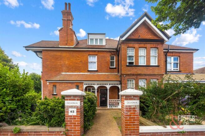 Vallance Gardens 43, 3-012.JPG