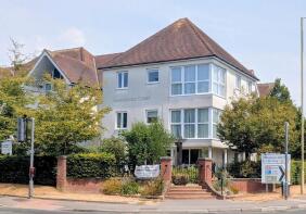 11, 1 Farringford Court, Avenue Road, Lymington SO41 9PA