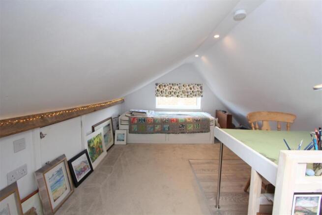 Attic Room 1.jpg