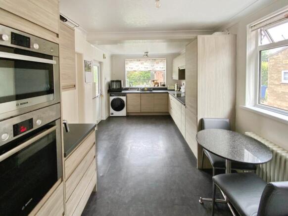 3 bed Semi-Detached for sale Image 6