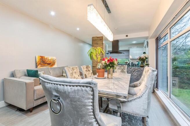 4 bed Detached for sale Image 10