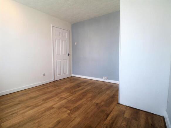 FRONT BEDROOM