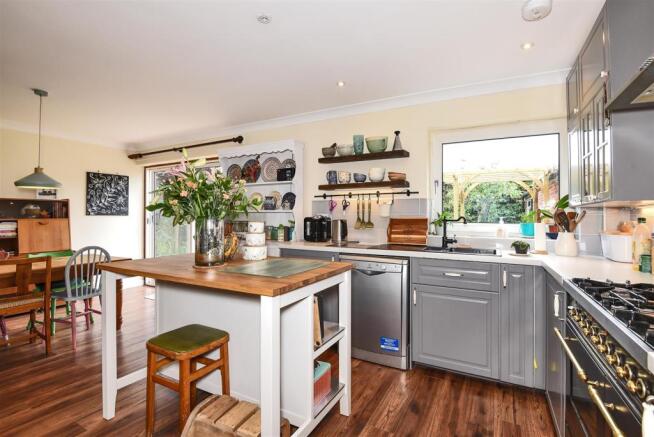 Kitchen 3.jpg